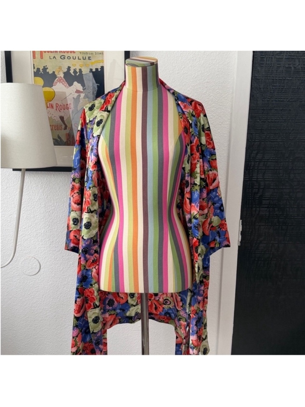 Vintage Victorias Secret Gold Label Colorful Floral Short Robe - Picture 6 of 8